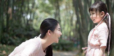 “爸爸，你的两个肉肉呢”爸爸机智回应4岁女儿的话，全家人称赞