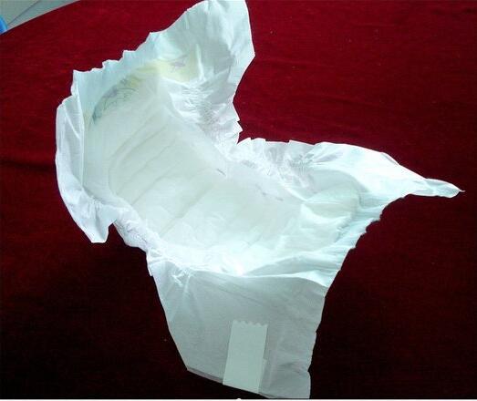 宝宝用尿不湿好还是用纸尿裤好呢？该如何选择？宝妈注意这些不同