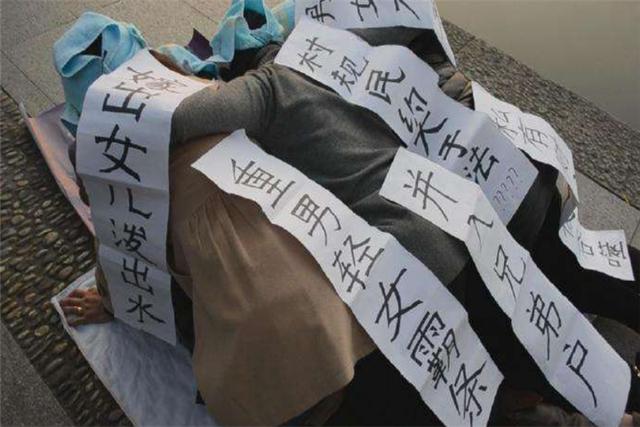 “拼了命我也要生儿子！”担心自己养老难，37岁宝妈坚持养二胎