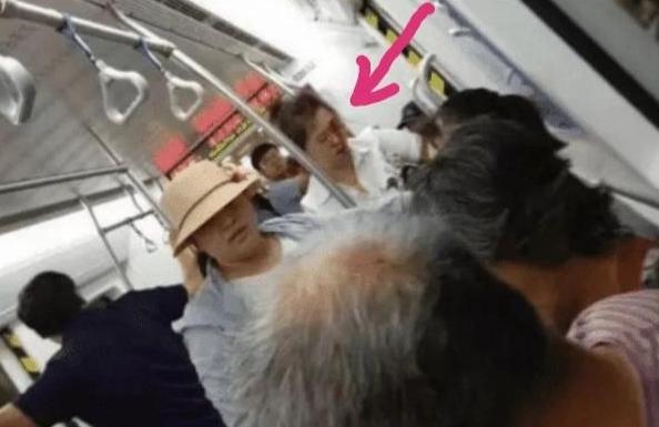孕妇和大妈地铁上产生争执，怀孕后你是变得柔软，还是变得刚强？