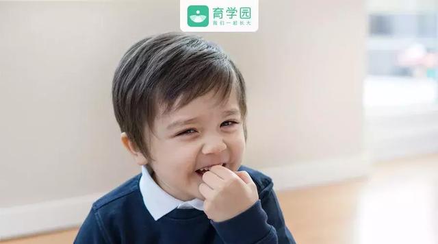 孩子总是啃指甲怎么办？别忽视！小心拖成大问题