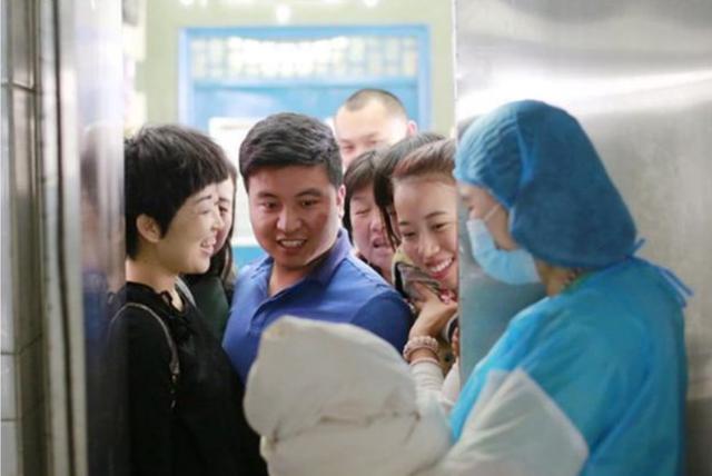 对于刚生产完的产妇，这三类人最好别登门拜访，关系再好也要注意