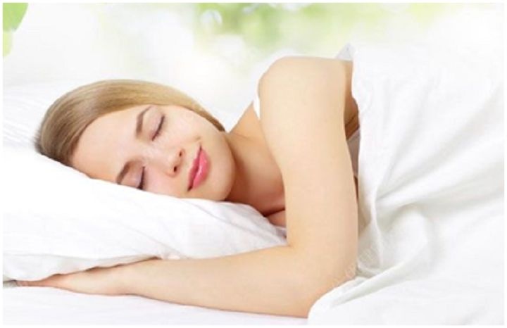 青春期女生，睡觉时若有这3种信号，或许是要“二次发育”了！