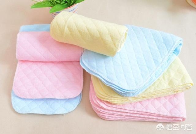 月子里宝宝用尿不湿好还是尿布好？