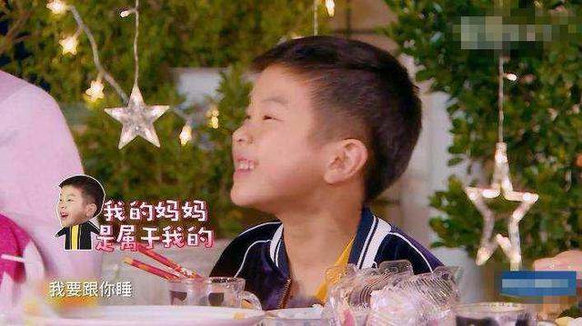 儿子15岁和妈妈同挤一张床，发现了儿子这一行为，母亲很后悔