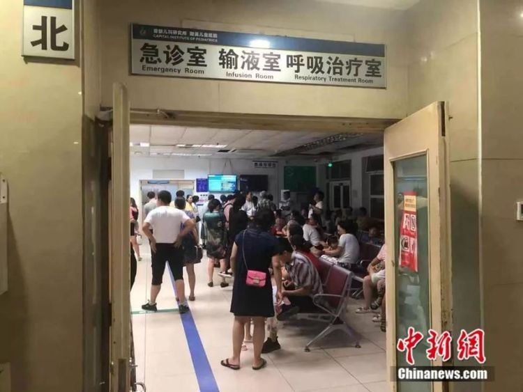 儿科医生夜班12小时：医生很忙，儿科很“荒”
