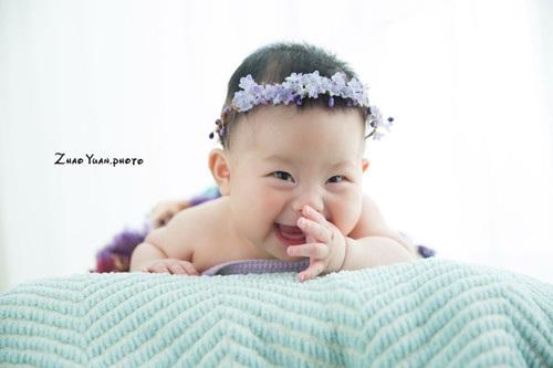 宝宝出生后，如何睡出漂亮头型？