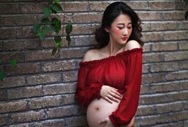 胎儿到了“猛涨期”，孕妈会出现4个变化，记得及时补充营养