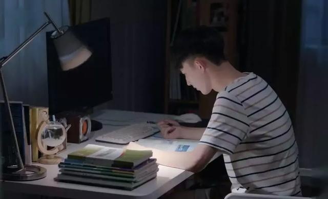 《少年派》VS《小欢喜》，家长面对孩子早恋，谁的方法更好？