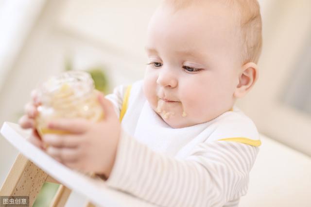 孩子吃辅食总“便秘”，怎么办？