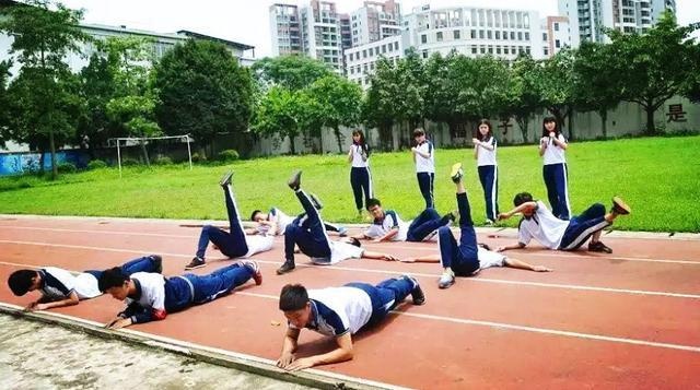 “妈妈，我喜欢上我们班一个女生”，妈妈的做法，展现真正的睿智