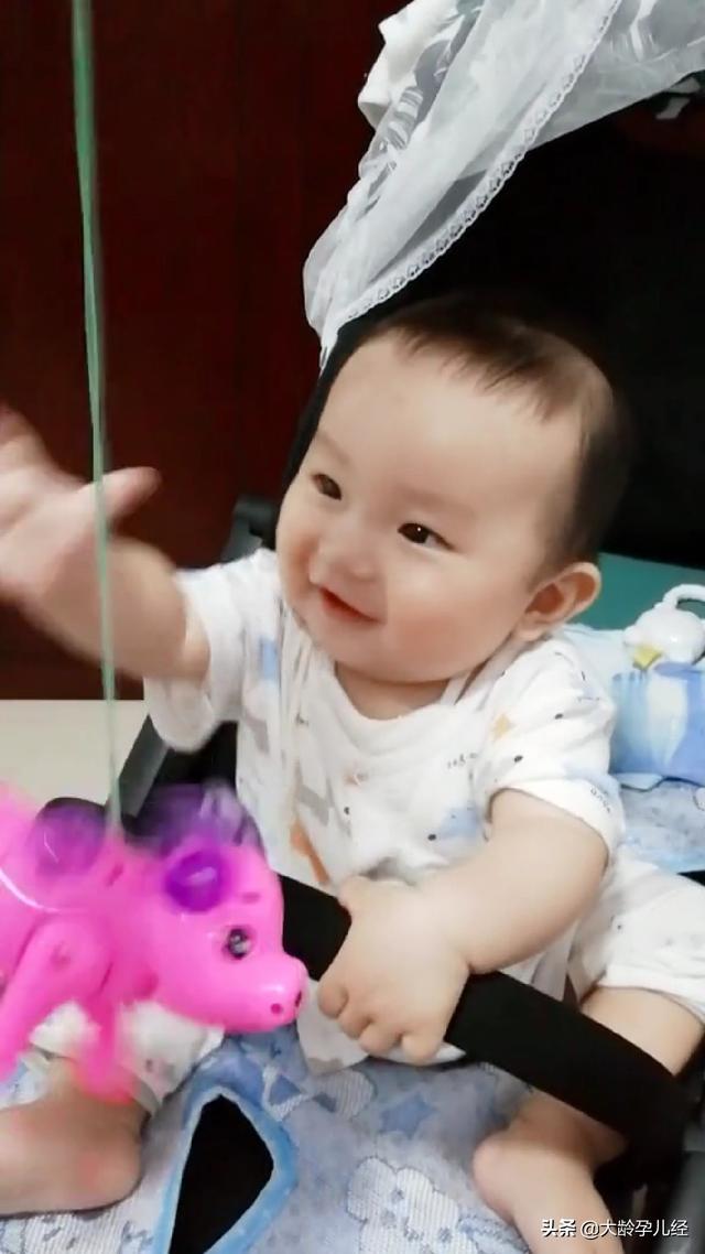 这八种情况可以帮助您判断新生儿大便是否异常，早知道早应对