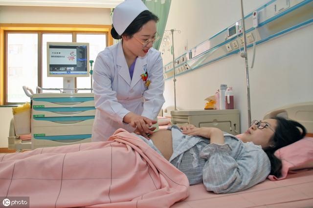 剖腹产妈妈产后24小时，这件事虽然有点尴尬，但越早经历越好