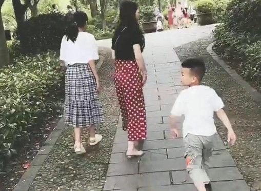 辣妈“怂恿”姐姐趁早打弟弟火了，弟弟：我是从垃圾桶捡来的？
