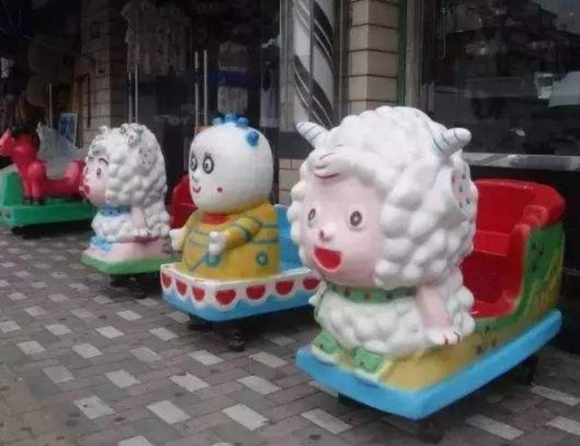 家长带娃坐摇摇车，可别放松警惕，这些“危险因素”不可忽视