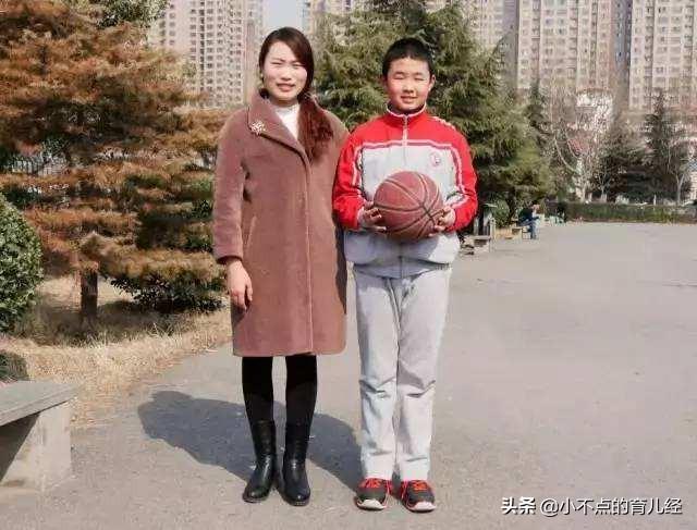 父母一米六，孩子却有一米八，妈妈的做法让医生都拍手称赞