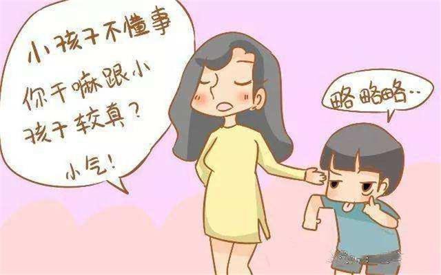 6岁娃逛超市捏碎方便面，因宝妈的这句话，超市老板要求十倍赔偿