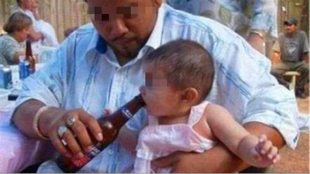 这些行为不是逗娃，等同于''谋杀''，家长们走点心吧！