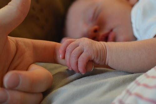 哺乳期妈妈生气奶变毒奶？不至于，但生气带来这副作用更不容忽视