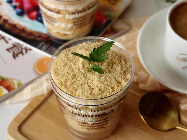 这蛋糕不用鸡蛋和面粉，5分钟做3个，做法超简单，你也能学会