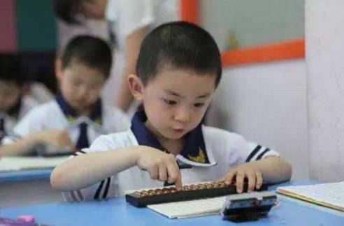 高龄产妇对孩子智力有影响？研究发现：高龄妈妈生出的孩子更聪明