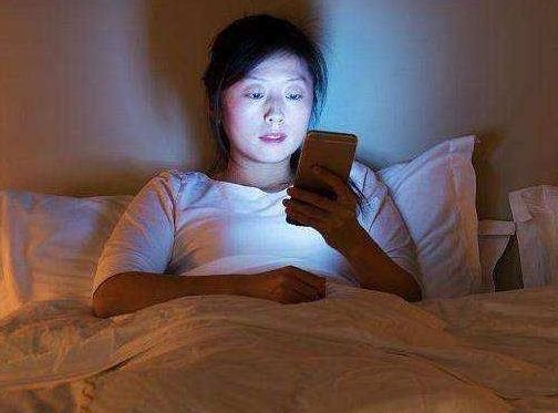孕妈熬夜的时候，胎宝宝会做什么？以后孩子难带，都是自己的错