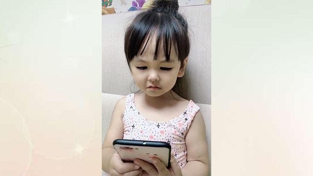 女儿在妈妈那里受了委屈，打电话求助爸爸，女儿的话扎心了