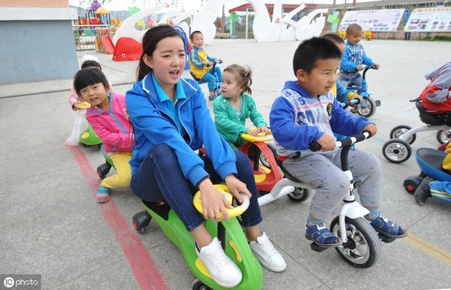 幼儿园老师日常带娃的五个细节，让家长不再焦虑！我们需要正能量