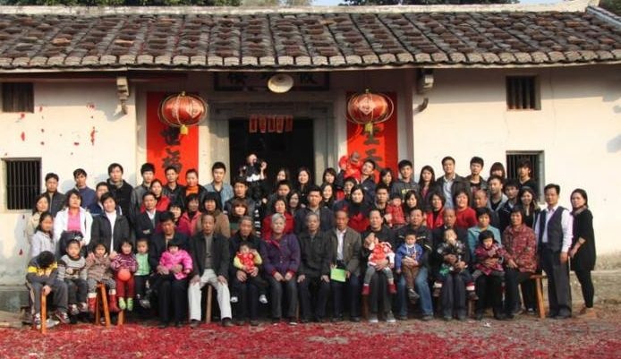 俄罗斯一女子，40岁之前生了69个孩子，为何不采取避孕措施？