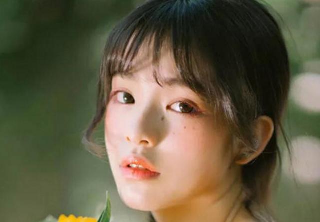 女孩子来初潮，宝妈别吝啬这几句话，对孩子身体影响大