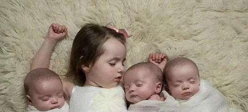 这个年轻妈妈生下三胞胎，3个孩子长大后才发现更是奇迹