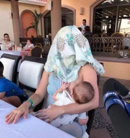公共场所哺乳有损形象？请给哺乳期女性多一些尊重和包容吧