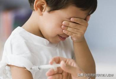 宝宝看到医生就秒哭？父母做好这4点，帮孩子克服就医恐惧症