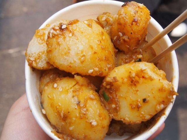 女人怀孕以后，平时尽量别吃4种食物，会影响胎儿的发育
