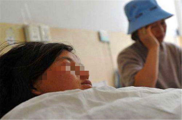 婆婆称越晚生孩子越壮实，产妇超预产期6天才去医院，医生：太无
