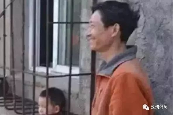 小朋友头被卡，危急关头...别大意！这10点是孩子身边最常见的安全隐患