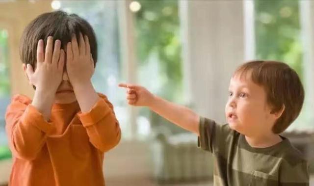 孩子突然抗拒上幼儿园，可能正在遭受幼儿园“冷暴力”，要警惕