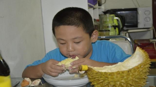 孩子说“便便”真好吃，妈妈到幼儿园找老师理论，反给老师道歉