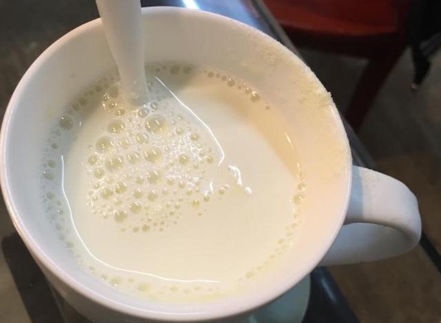 经常喝牛奶的孩子，和不喝牛奶的孩子，几年后可能会有3个不同