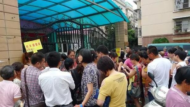 开学第一天，谁送孩子去幼儿园很重要！这三种家长千万不要送孩子