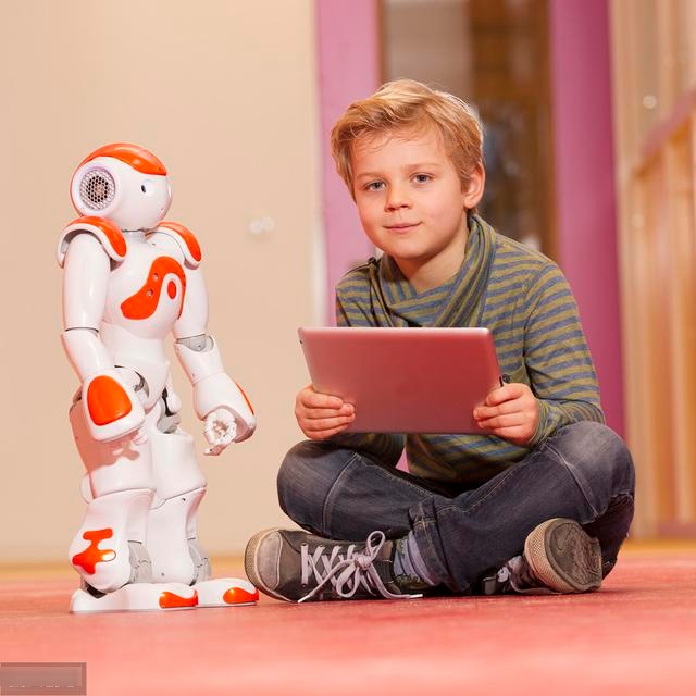 这个时代，不让孩子玩游戏就和不让你看手机一样，能忍么？