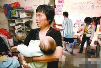 奇葩：奶奶为打麻将，给亲孙子喂安眠药，儿子知道后她居然这样做