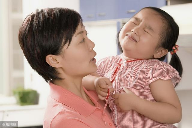 不给买就不起来--孩子在公共场合哭闹怎么办？