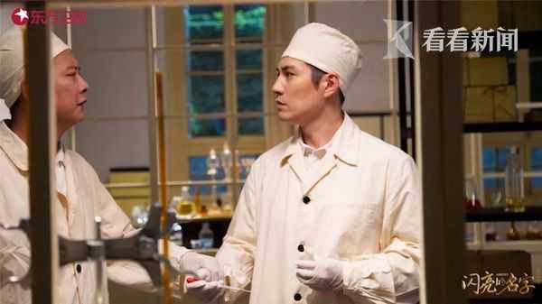 为了孩子们的未来 他背着妻子在1岁亲生子身上试药