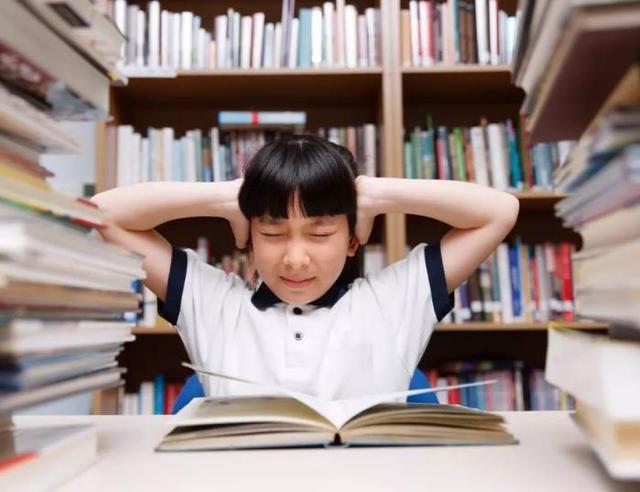 孩子幼儿园之前要不要报班？这3种班别报，会限制孩子成长
