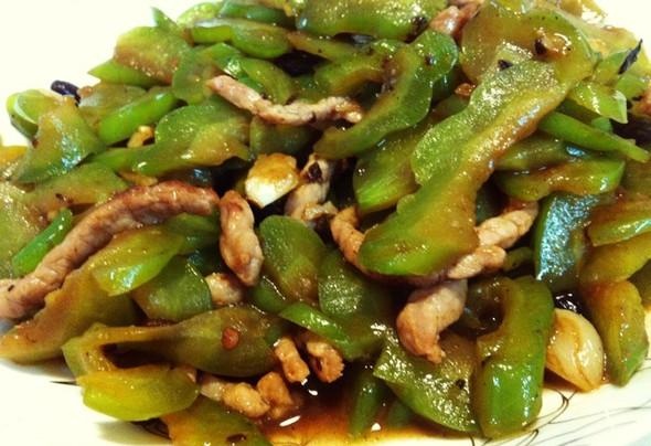 在有身孕后，这些食物孕妈贪吃可能会造成子宫收缩，影响宝宝发育