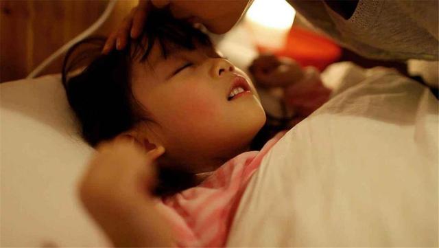 每天早晨这个点叫醒孩子，难怪孩子是“矮个子”，家长别不重视
