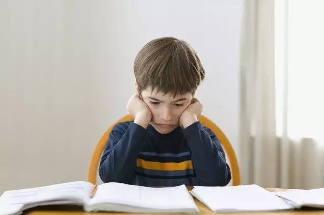孩子做事拖拉不是懒，也不是缺乏时间观念，真实原因很多家长不懂