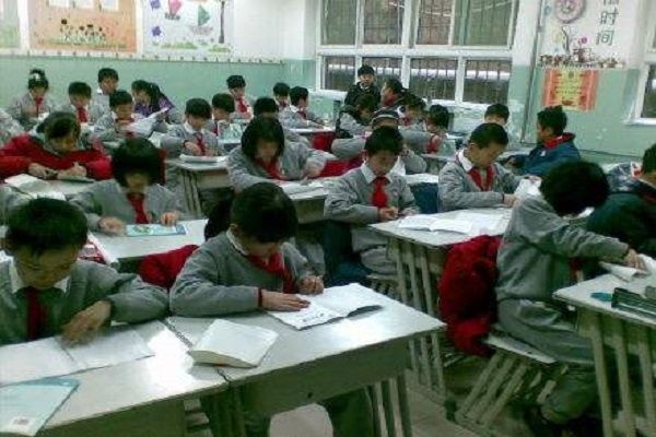 作业量太大孩子完不成，孩子睡眠严重不足，家长试试这么办