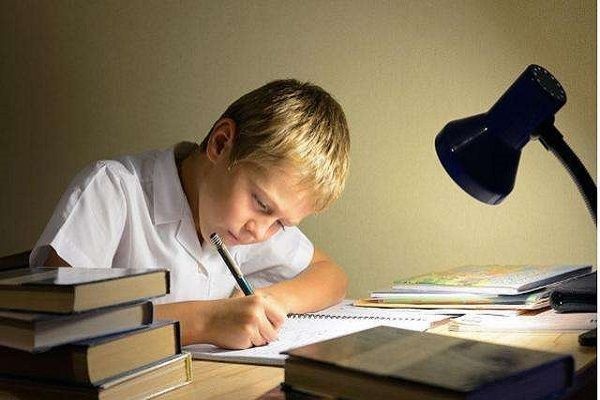 作业量太大孩子完不成，孩子睡眠严重不足，家长试试这么办